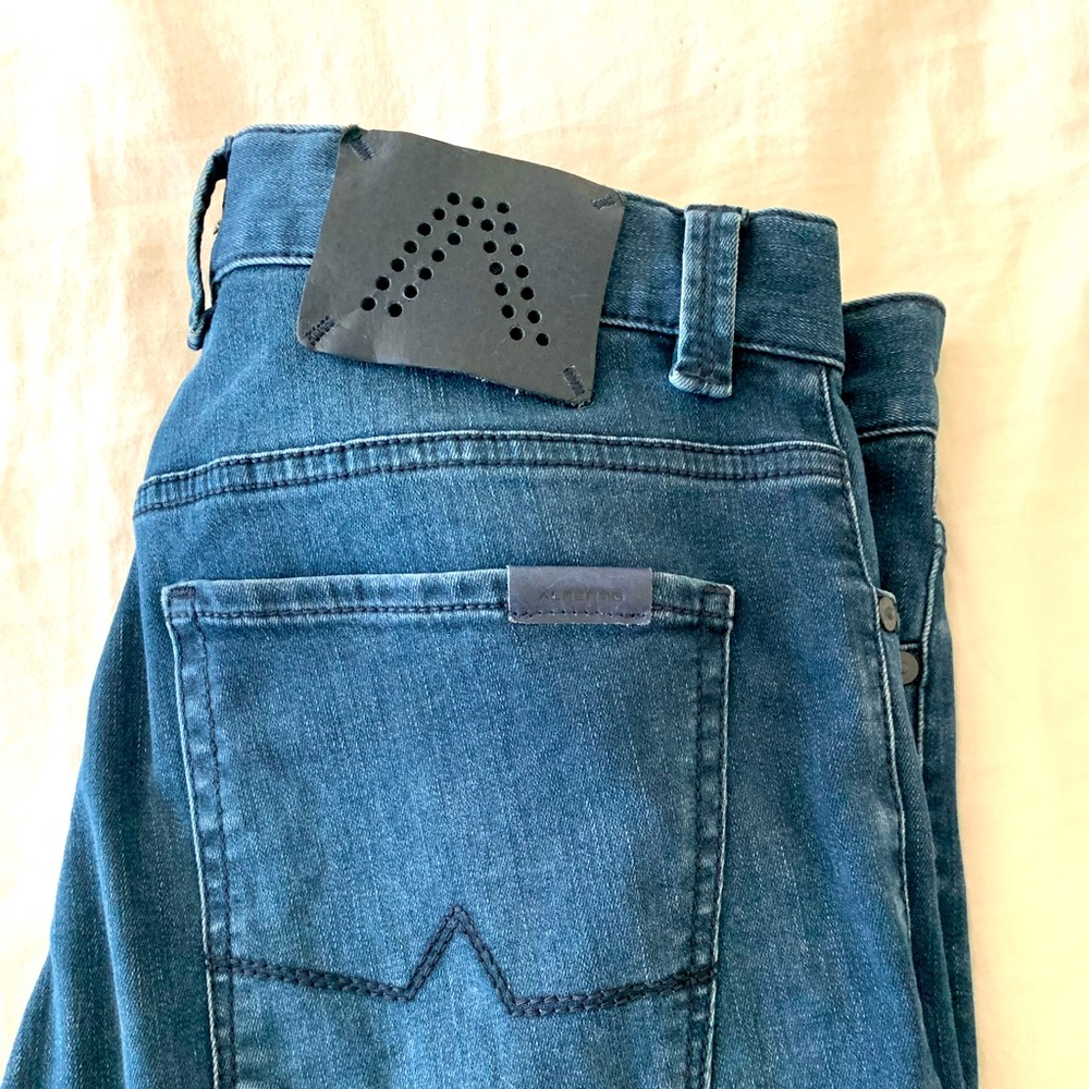 Alberto Jeans .